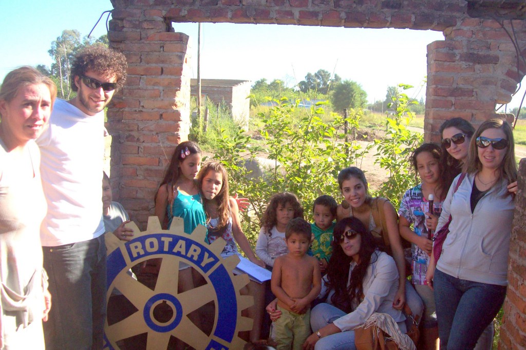 Entrega de material escolar al Merendero “Dragoncitos”