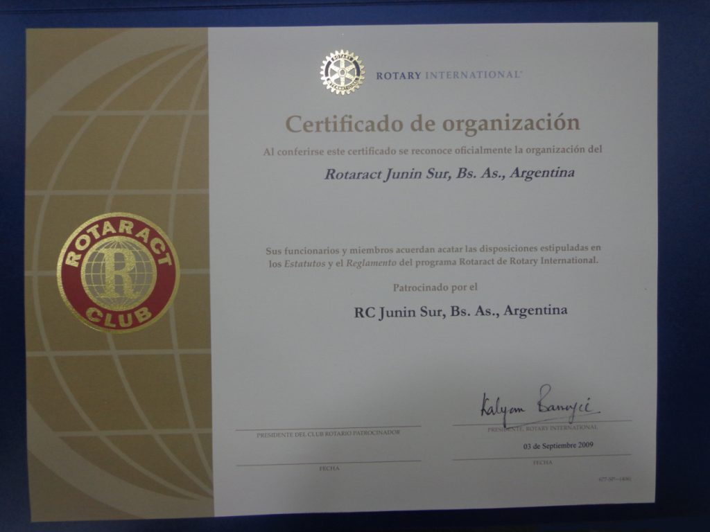 Recepción de la Carta Constitutiva, reconocimiento de Rotary Internacional