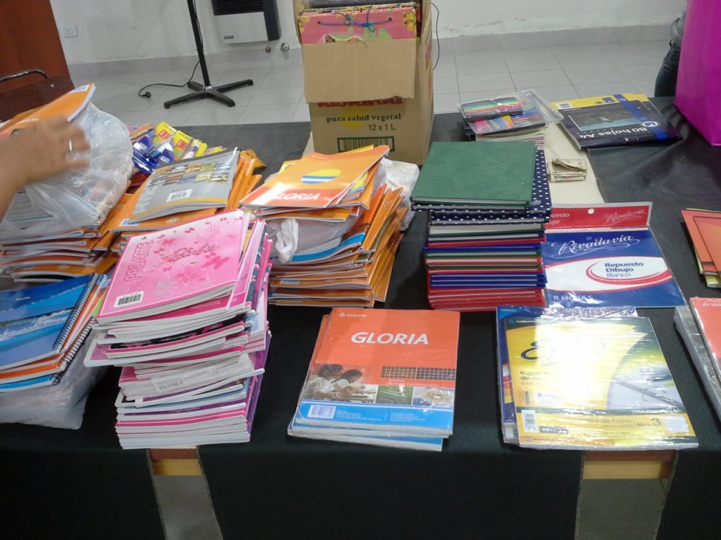 Colecta de material escolar (2014)