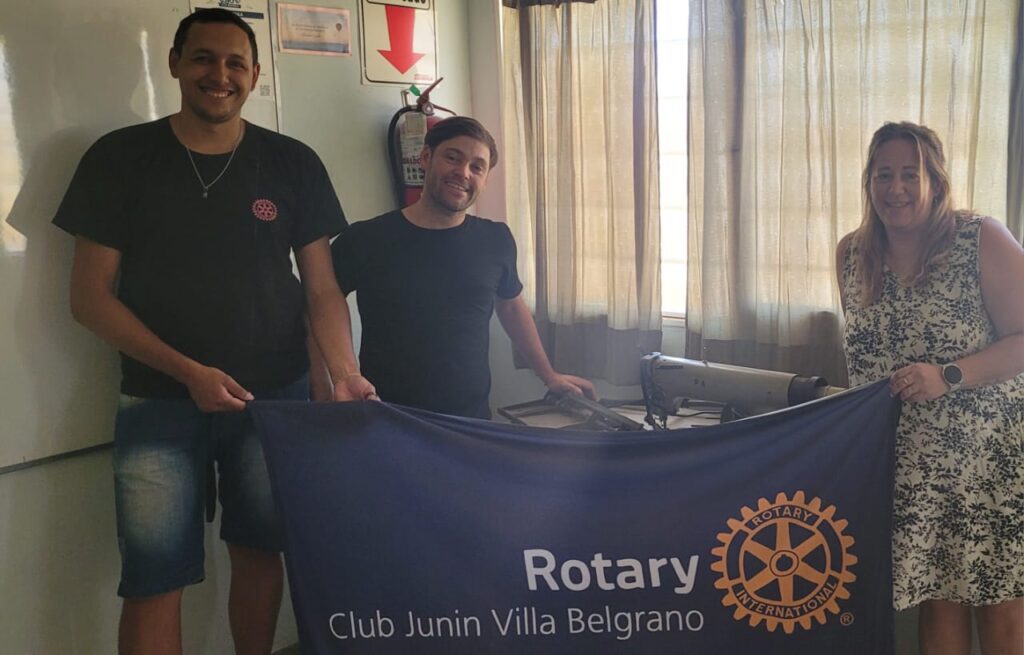 Donación de maquina de coser